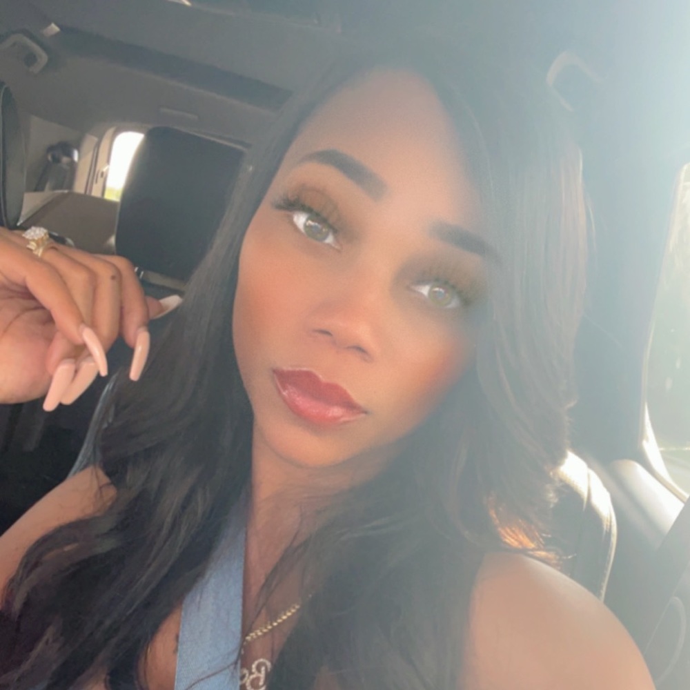 Meet your Posher, Ebony